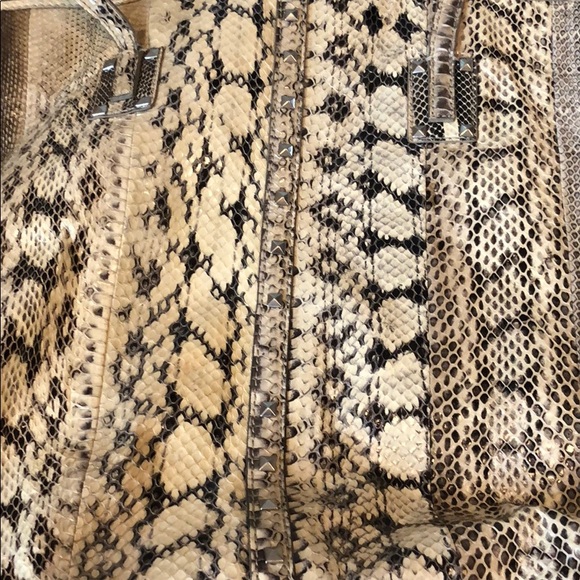 ALL YOU NEED TOTE - Picture 3 of 3